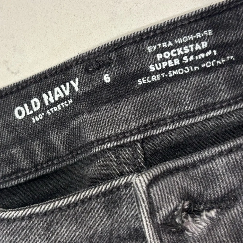 🌸Old Navy Rockstar Super Skinny High-Rise Button Fly Jeans Black/Gray Wash Sz. 6